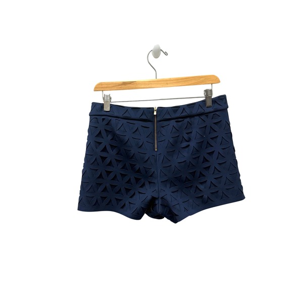 Lilly Pulitzer Navy Geometric Cutout Tailored Shorts Women Size 6 - Picture 9 of 10